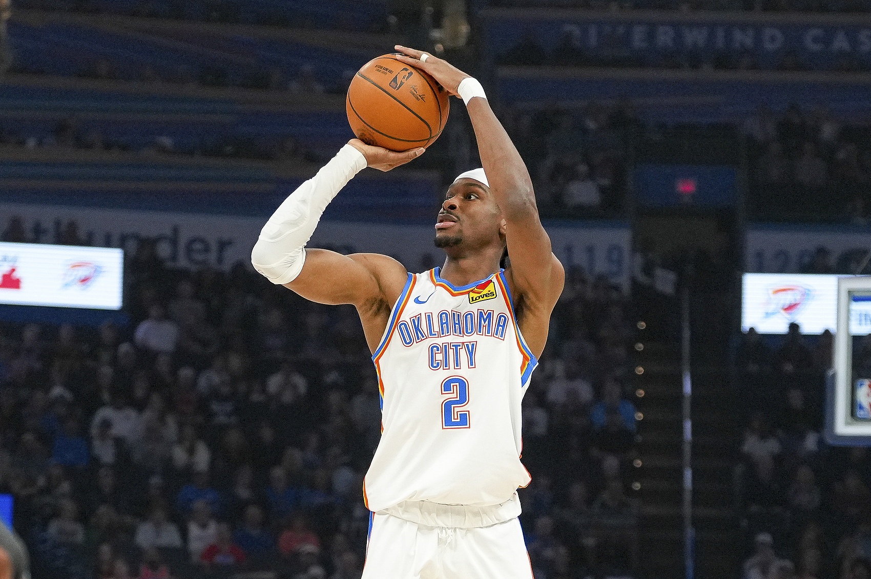 亞歷山大成NBA歷史第8位連續60場砍20+球員 比肩大帥喬丹科比KD